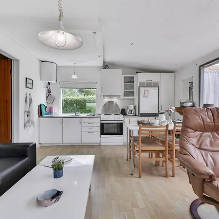 2 Bedroom Beautiful In Holiday home Broager