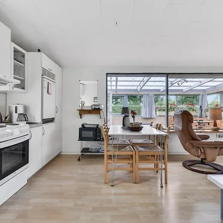 2 Bedroom Beautiful In *