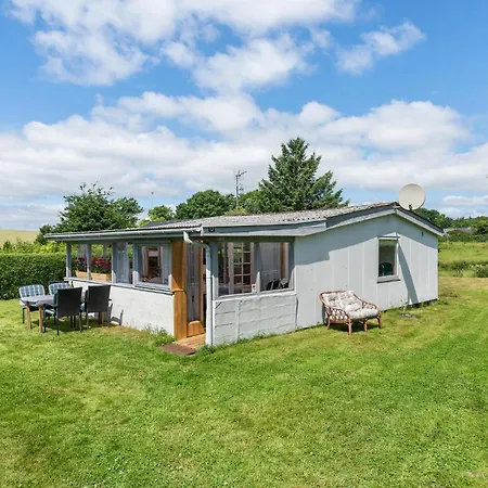 2 Bedroom Beautiful In Holiday home